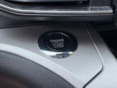 Used 2023 Ford Explorer XLT w/ Equipment Group 202A image 23