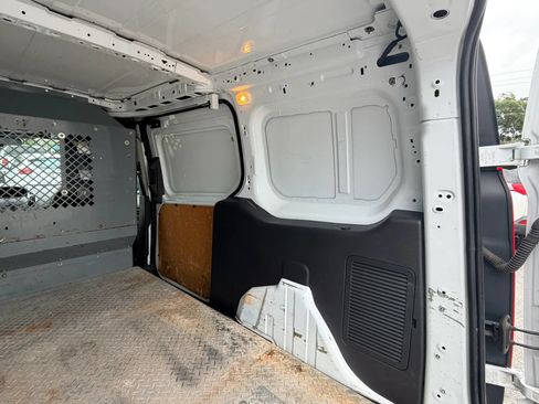 Used 2018 Ford Transit Connect XL FWD image 17