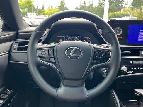 Used 2024 Lexus ES 300h w/ Premium Package FWD image 23