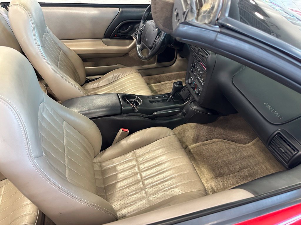 Used 2001 Chevrolet Camaro LT w/ Sport Appearance Pkg RWD image 23
