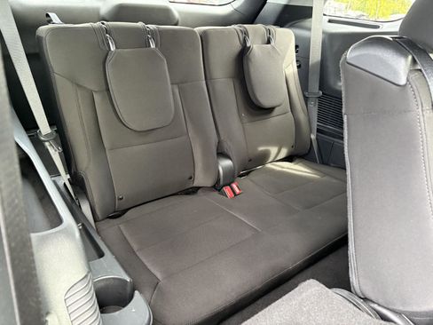 Used 2023 Ford Explorer XLT image 19