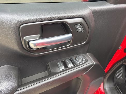 Used 2020 Chevrolet Silverado 1500 Custom w/ Custom Value Package image 27