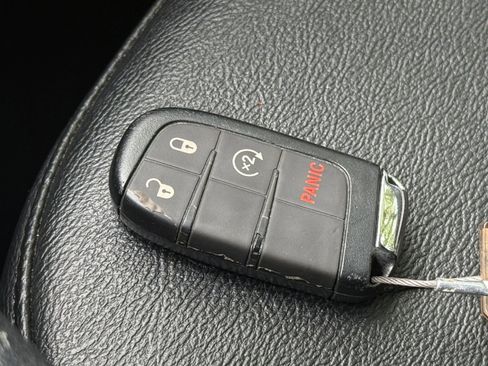 Used 2025 Jeep Compass Limited AWD/4WD image 25