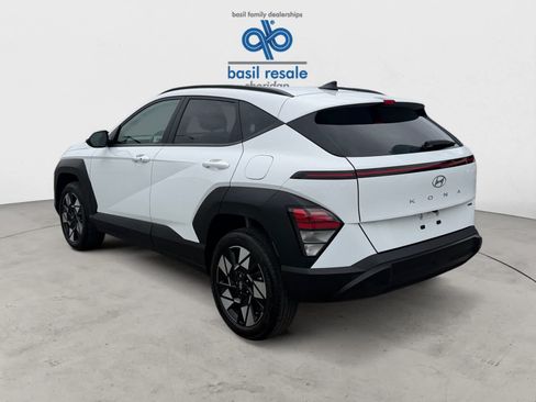 Used 2024 Hyundai Kona SEL AWD/4WD image 4