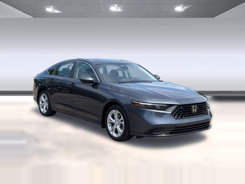 Used 2025 Honda Accord LX image 7