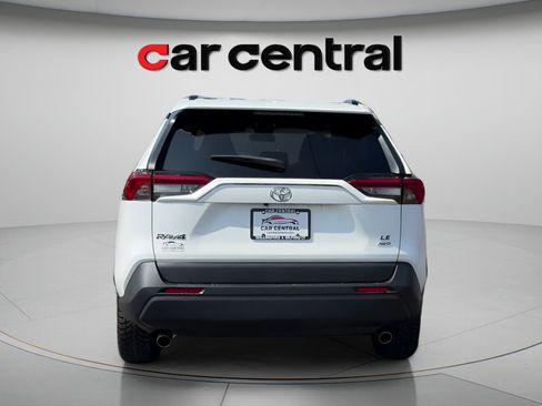 Used 2020 Toyota RAV4 LE w/ Carpet Mat Package AWD/4WD image 4