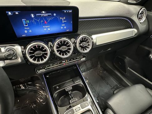 Certified 2024 Mercedes-Benz GLB 250 image 31