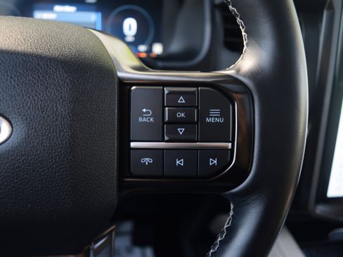 Used 2023 Ford Expedition Platinum AWD/4WD image 5
