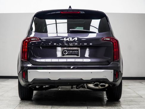 Used 2025 Kia Telluride S FWD image 12