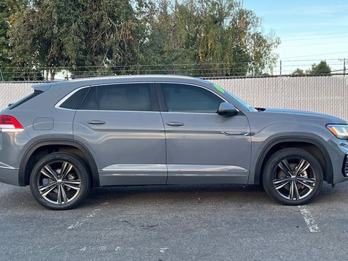 Used 2022 Volkswagen Atlas Cross Sport SEL R-Line image 3