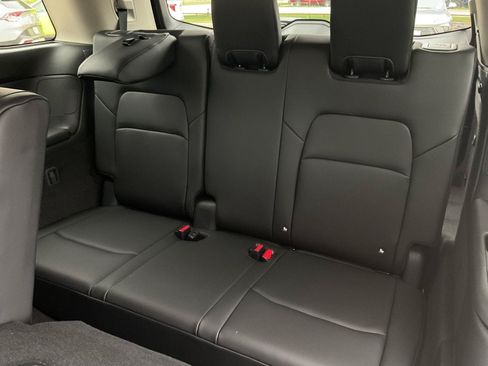New 2026 Nissan Pathfinder SL FWD image 12
