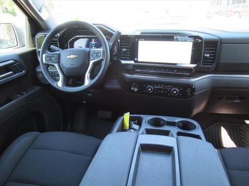 Used 2024 Chevrolet Silverado 1500 LT image 13