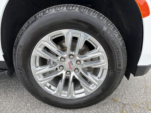 Used 2023 GMC Yukon SLT w/ SLT Premium Package AWD/4WD image 13