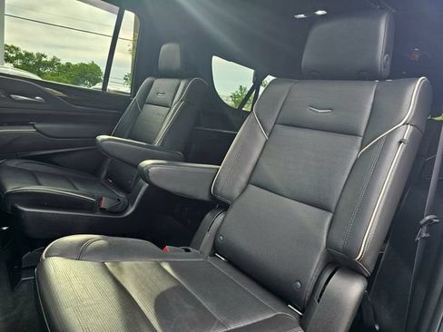 Used 2023 Cadillac Escalade ESV Premium Luxury w/ Performance Package AWD/4WD image 20