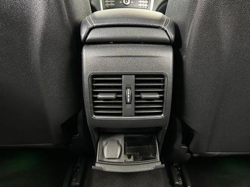 Used 2020 Mercedes-Benz GLA 250 4MATIC image 31