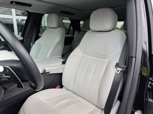 Used 2024 Land Rover Range Rover Sport SE AWD/4WD image 8