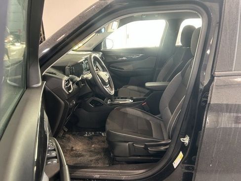 Certified 2024 Chevrolet TrailBlazer LT w/ LT Cold Weather Package image 9