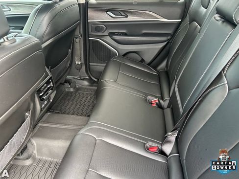 Certified 2023 Jeep Grand Cherokee 4WD 4xe w/ Luxury Tech Group II image 17