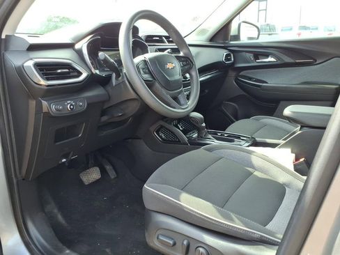 Used 2023 Chevrolet TrailBlazer LT w/ Convenience Package FWD image 16