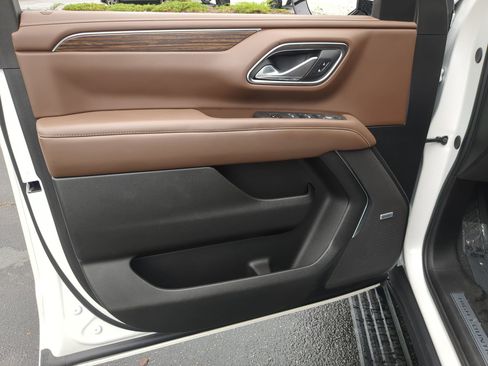 Certified 2024 Chevrolet Suburban High Country w/ Advanced Technology Package AWD/4WD image 14