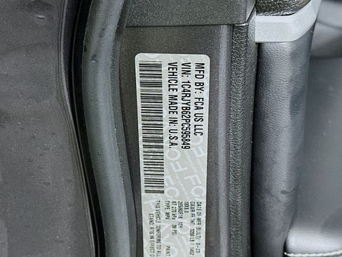 Used 2023 Jeep Grand Cherokee 4WD 4xe image 12