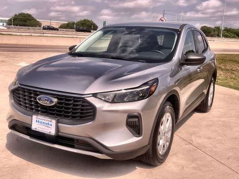 Used 2024 Ford Escape Active AWD/4WD image 2