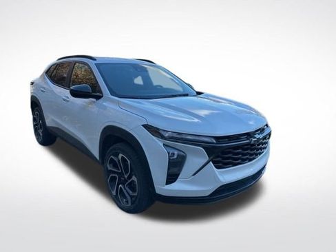 Certified 2024 Chevrolet Trax RS w/ Driver Confidence Package image 4