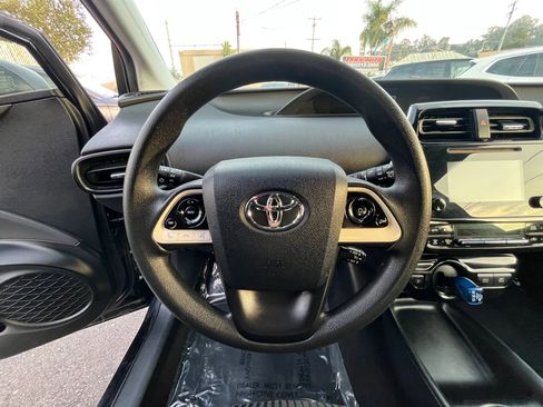 Used 2016 Toyota Prius Two image 19