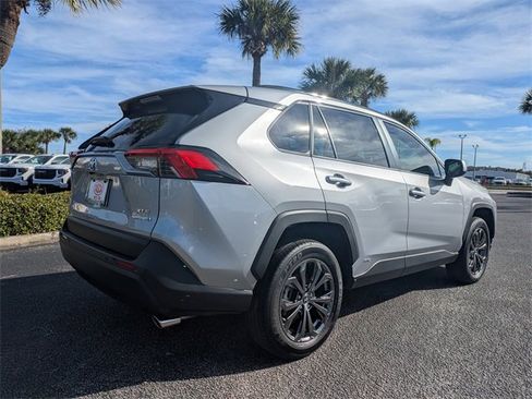 Used 2024 Toyota RAV4 XLE Premium image 4