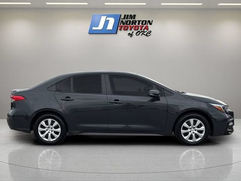 Used 2025 Toyota Corolla SE FWD image 4