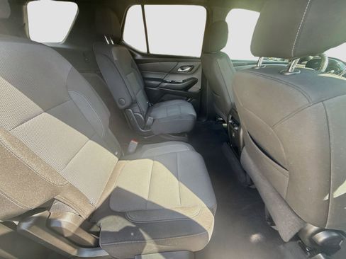 Used 2022 Chevrolet Traverse LT FWD image 26