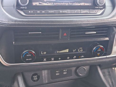 Certified 2025 Nissan Rogue SV FWD image 23