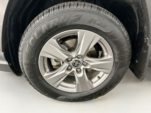 Used 2024 Toyota RAV4 LE AWD/4WD image 35
