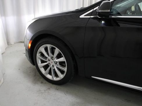 Used 2013 Cadillac XTS Premium FWD image 32