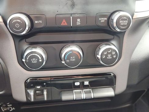 Used 2024 RAM 3500 Big Horn image 23