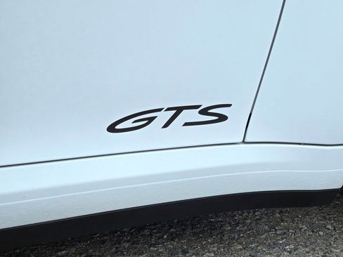 Used 2022 Porsche 911 Carrera GTS RWD image 13