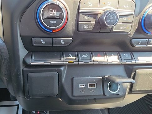 Used 2021 Chevrolet Silverado 1500 LT AWD/4WD image 16