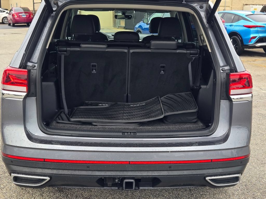 Used 2023 Volkswagen Atlas SE w/ Black Wheel Package AWD/4WD image 24