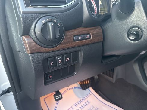 Used 2018 Nissan Titan Platinum Reserve w/ Platinum Utility Package image 17