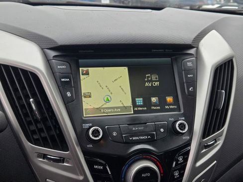 Used 2016 Hyundai Veloster Base w/ Option Group 03 image 29