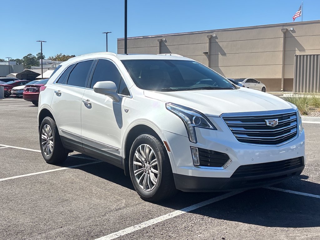 Used 2017 Cadillac XT5 Luxury w/ LPO, Wheel Lock Package FWD image 5