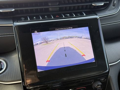 Used 2023 Jeep Grand Cherokee L Laredo image 21