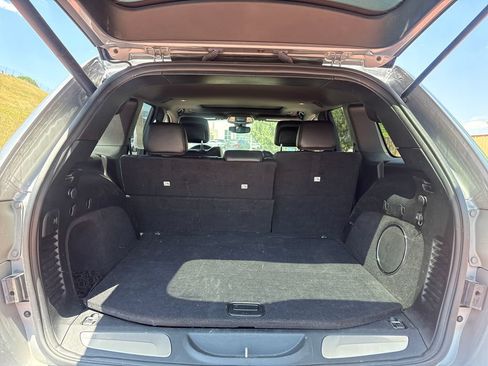 Used 2018 Jeep Grand Cherokee Limited AWD/4WD image 9