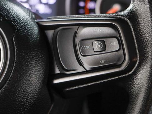 Used 2025 Jeep Gladiator Sport image 14