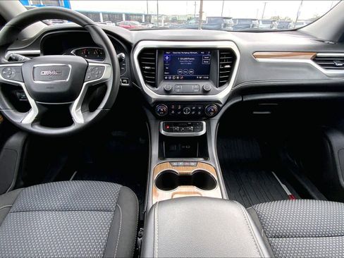 Used 2021 GMC Acadia SLE w/ LPO, Floor Liner Package image 15