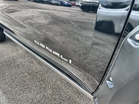 Used 2020 GMC Sierra 1500 Denali w/ Denali Ultimate Package AWD/4WD image 13