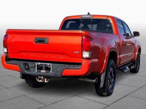 Used 2017 Toyota Tacoma TRD Sport w/ Premium & Technology Package image 13