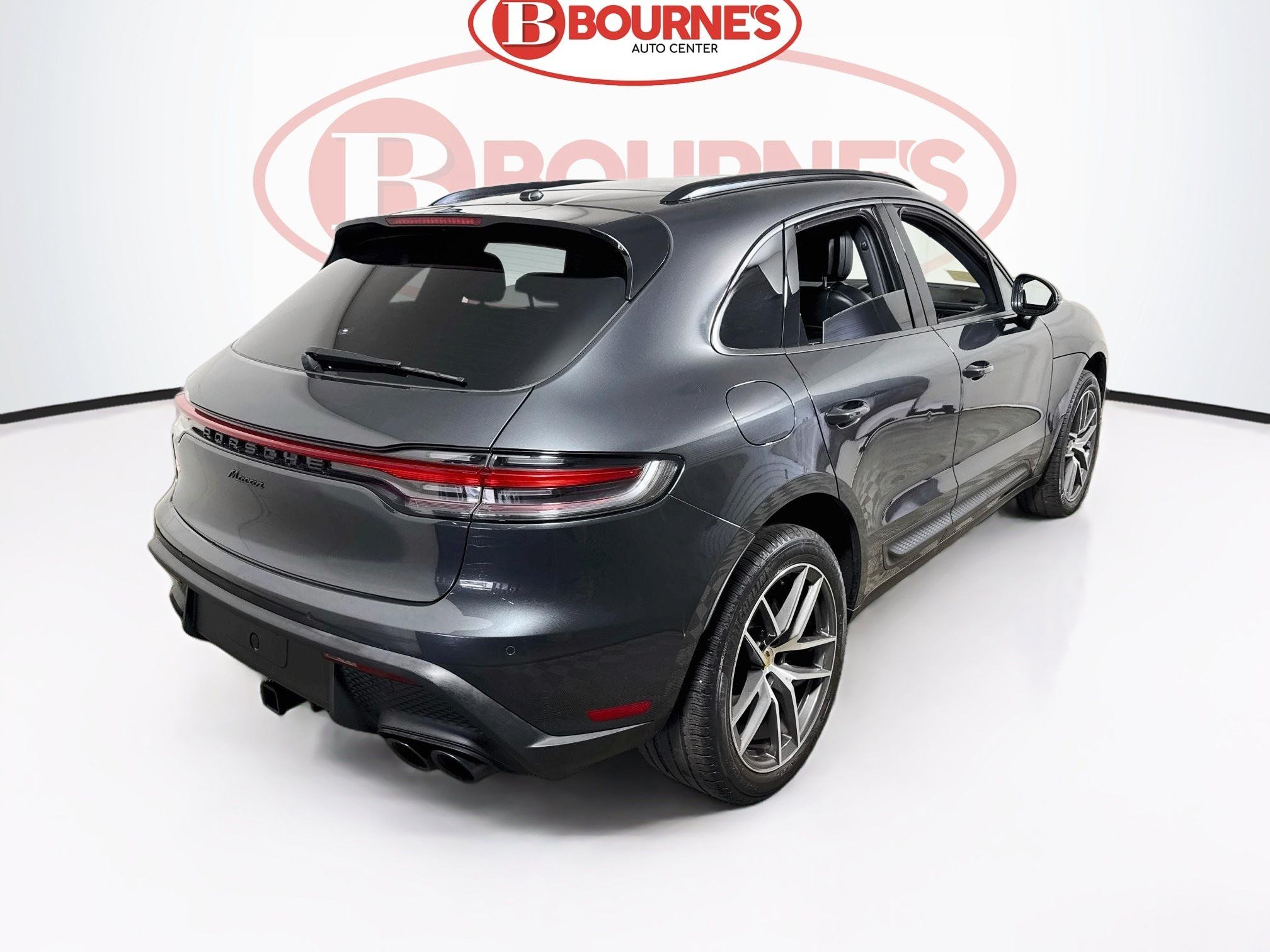 Used 2023 Porsche Macan AWD/4WD image 11