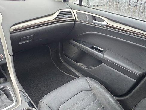 Used 2014 Ford Fusion SE w/ Equipment Group 202A image 15