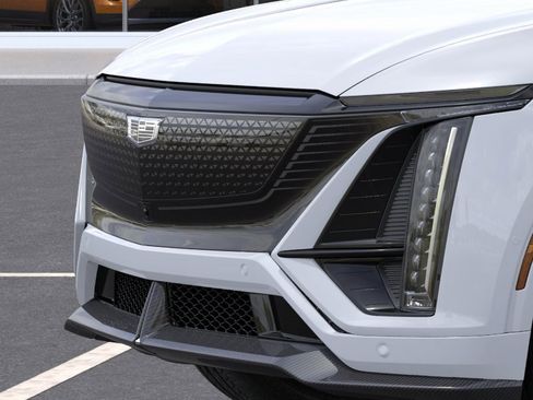 New 2026 Cadillac Lyriq V w/ Exterior Carbon Fiber Package AWD/4WD image 13